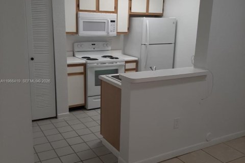 Copropriété à louer à Oakland Park, Floride: 1 chambre, 80.08 m2 № 2028000 - photo 12