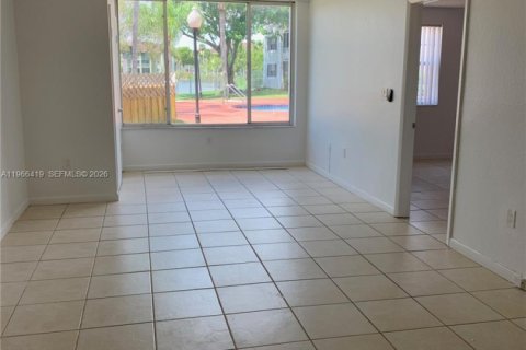 Copropriété à louer à Oakland Park, Floride: 1 chambre, 80.08 m2 № 2028000 - photo 4
