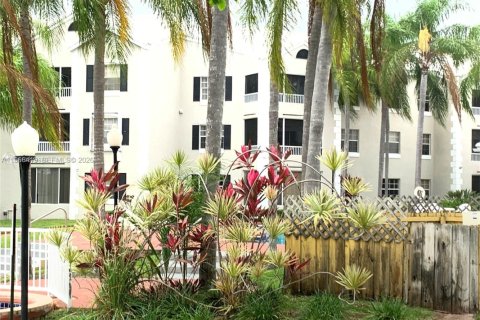 Copropriété à louer à Oakland Park, Floride: 1 chambre, 80.08 m2 № 2028000 - photo 24