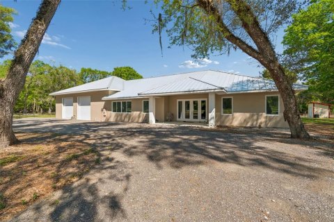 House in Bushnell, Florida 2 bedrooms, 225.57 sq.m. № 2211487