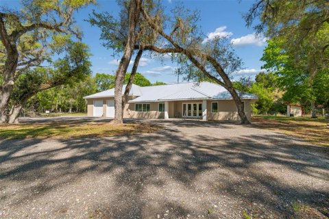 House in Bushnell, Florida 2 bedrooms, 225.57 sq.m. № 2211487 - photo 6