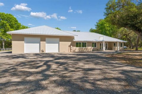 House in Bushnell, Florida 2 bedrooms, 225.57 sq.m. № 2211487 - photo 2