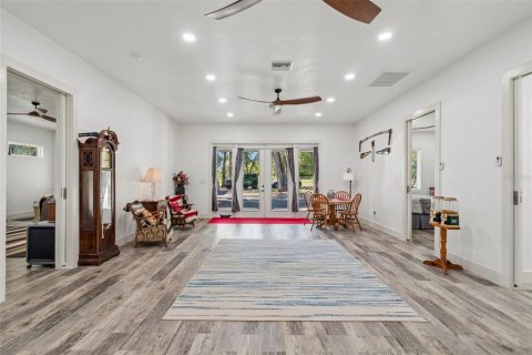 House in Bushnell, Florida 2 bedrooms, 225.57 sq.m. № 2211487 - photo 15