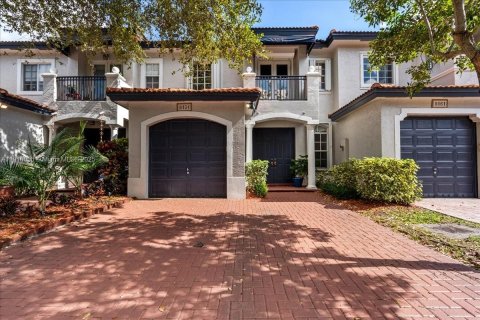 Touwnhouse à vendre à Miami, Floride: 3 chambres, 167.22 m2 № 1971675 - photo 4