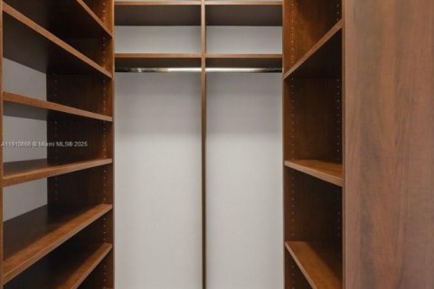 Touwnhouse à vendre à Miami, Floride: 3 chambres, 167.22 m2 № 1971675 - photo 27