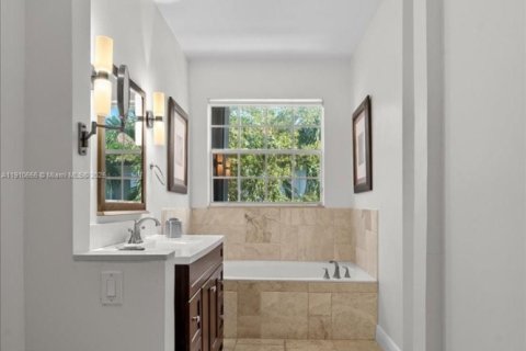 Touwnhouse à vendre à Miami, Floride: 3 chambres, 167.22 m2 № 1971675 - photo 29