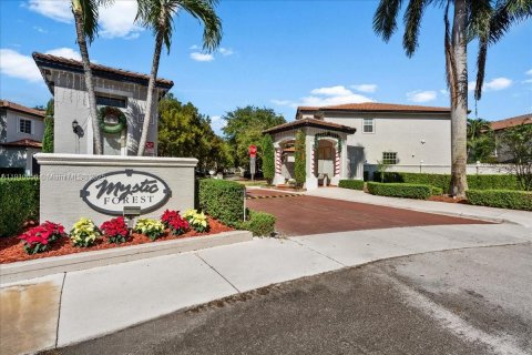 Touwnhouse à vendre à Miami, Floride: 3 chambres, 167.22 m2 № 1971675 - photo 2