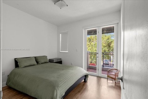 Touwnhouse à vendre à Miami, Floride: 3 chambres, 167.22 m2 № 1971675 - photo 22