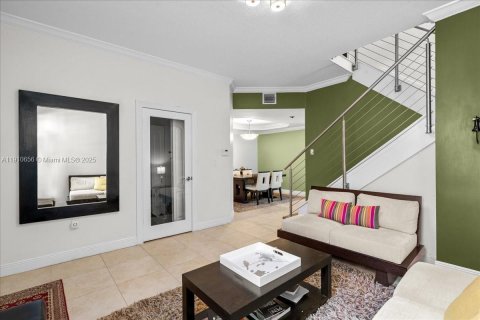 Touwnhouse à vendre à Miami, Floride: 3 chambres, 167.22 m2 № 1971675 - photo 7
