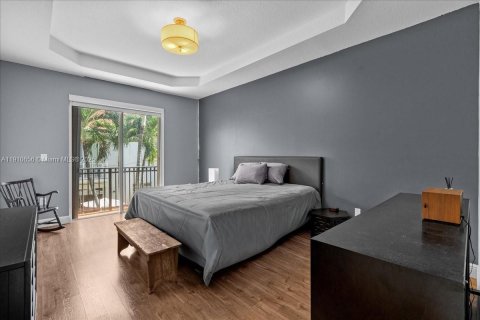 Touwnhouse à vendre à Miami, Floride: 3 chambres, 167.22 m2 № 1971675 - photo 24