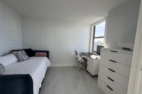 Condominio en alquiler en Hallandale Beach, Florida, 2 dormitorios, 181.62 m2 № 2026345 - foto 17