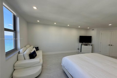 Condominio en alquiler en Hallandale Beach, Florida, 2 dormitorios, 181.62 m2 № 2026345 - foto 16