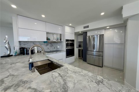 Condominio en alquiler en Hallandale Beach, Florida, 2 dormitorios, 181.62 m2 № 2026345 - foto 3