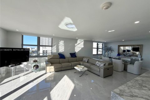 Condominio en alquiler en Hallandale Beach, Florida, 2 dormitorios, 181.62 m2 № 2026345 - foto 5