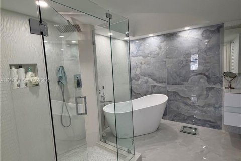 Condominio en alquiler en Hallandale Beach, Florida, 2 dormitorios, 181.62 m2 № 2026345 - foto 12