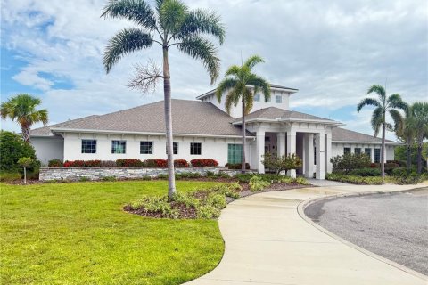 House in Tampa, Florida 4 bedrooms, 167.69 sq.m. № 1786783 - photo 30