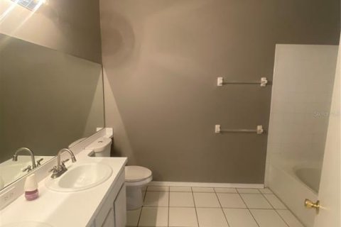 Townhouse in Brandon, Florida 2 bedrooms, 103.12 sq.m. № 1816129 - photo 7