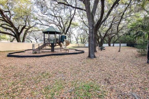 Townhouse in Brandon, Florida 2 bedrooms, 103.12 sq.m. № 1816129 - photo 12