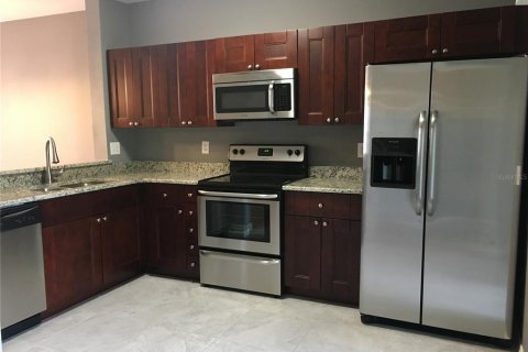 Townhouse in Brandon, Florida 2 bedrooms, 103.12 sq.m. № 1816129 - photo 2