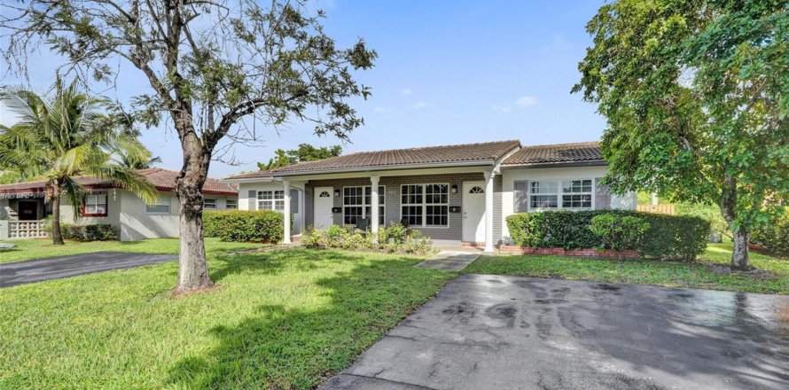 Commercial property in Coral Springs, Florida 191.29 sq.m. № 2083045