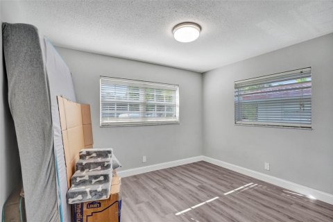 Commercial property in Coral Springs, Florida 191.29 sq.m. № 2083045 - photo 28