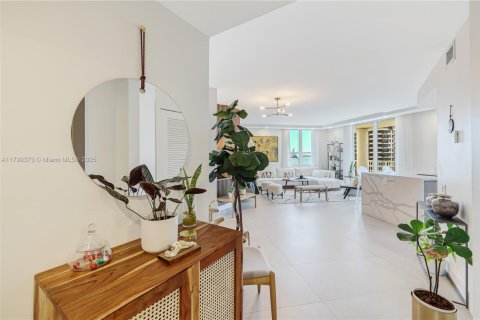 Condominio en alquiler en Miami, Florida, 2 dormitorios, 116.78 m2 № 1869923 - foto 2