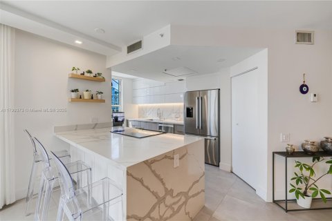 Condominio en alquiler en Miami, Florida, 2 dormitorios, 116.78 m2 № 1869923 - foto 11