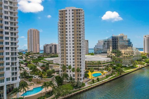 Condominio en alquiler en Miami, Florida, 2 dormitorios, 116.78 m2 № 1869923 - foto 27