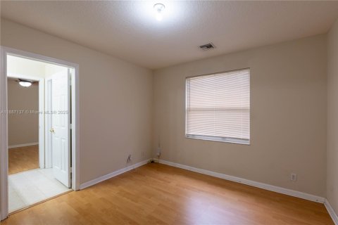 Снять в аренду виллу или дом в Мирамар, Флорида 5 спален, 310.29м2, № 1940971 - фото 21