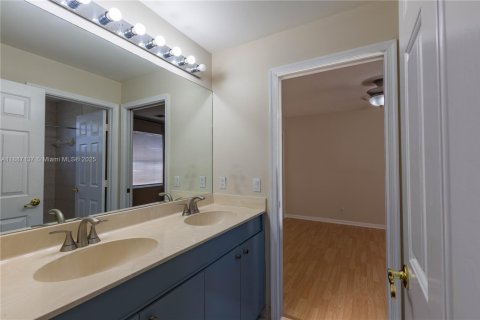 Снять в аренду виллу или дом в Мирамар, Флорида 5 спален, 310.29м2, № 1940971 - фото 24