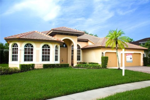 Снять в аренду виллу или дом в Мирамар, Флорида 5 спален, 310.29м2, № 1940971 - фото 5