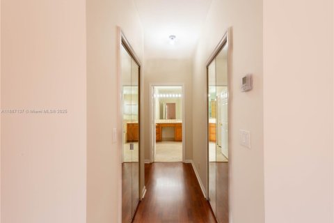 Снять в аренду виллу или дом в Мирамар, Флорида 5 спален, 310.29м2, № 1940971 - фото 11