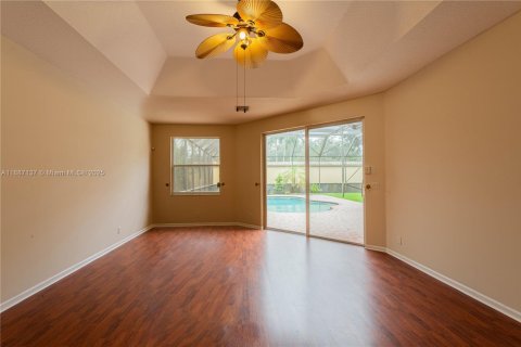 Снять в аренду виллу или дом в Мирамар, Флорида 5 спален, 310.29м2, № 1940971 - фото 6