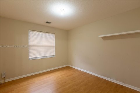 Снять в аренду виллу или дом в Мирамар, Флорида 5 спален, 310.29м2, № 1940971 - фото 20