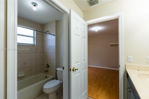 Снять в аренду виллу или дом в Мирамар, Флорида 5 спален, 310.29м2, № 1940971 - фото 25