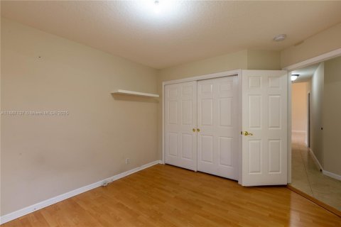 Снять в аренду виллу или дом в Мирамар, Флорида 5 спален, 310.29м2, № 1940971 - фото 23