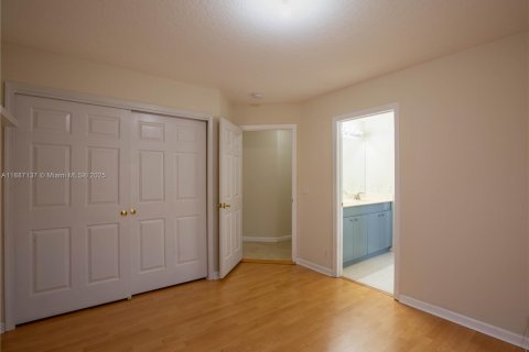 Снять в аренду виллу или дом в Мирамар, Флорида 5 спален, 310.29м2, № 1940971 - фото 22