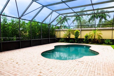 Снять в аренду виллу или дом в Мирамар, Флорида 5 спален, 310.29м2, № 1940971 - фото 7