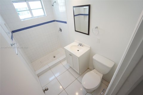 Condo in Miami Beach, Florida, 1 bedroom  № 2003390 - photo 11