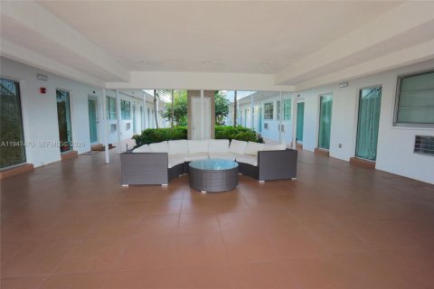 Condo in Miami Beach, Florida, 1 bedroom  № 2003390 - photo 5