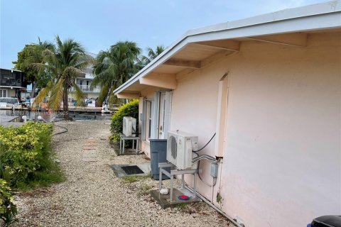 House in Tavernier, Florida 2 bedrooms, 82.78 sq.m. № 1797552 - photo 13