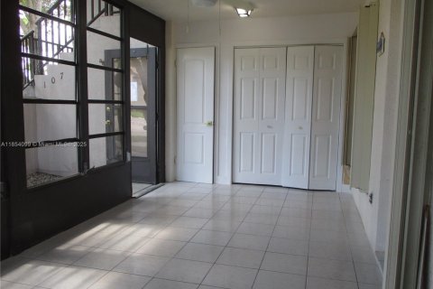 Condo in Stuart, Florida, 2 bedrooms  № 1878363 - photo 19