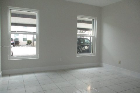 Condo in Stuart, Florida, 2 bedrooms  № 1878363 - photo 12