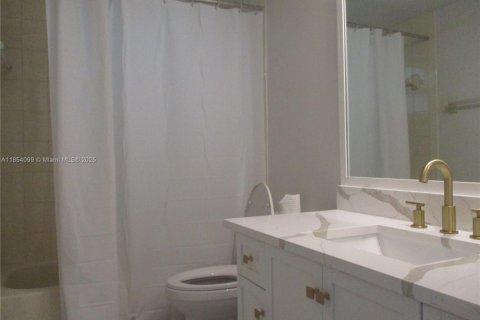 Condo in Stuart, Florida, 2 bedrooms  № 1878363 - photo 11