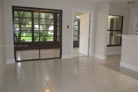 Condo in Stuart, Florida, 2 bedrooms  № 1878363 - photo 8