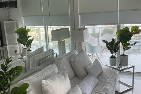 Condominio en venta en Miami Beach, Florida, 1 dormitorio, 49.24 m2 № 2034851 - foto 2