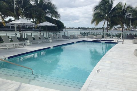 Condominio en venta en Miami Beach, Florida, 1 dormitorio, 49.24 m2 № 2034851 - foto 14