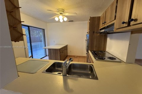 Casa en venta en Miami, Florida, 2 dormitorios, 132.39 m2 № 2058613 - foto 12