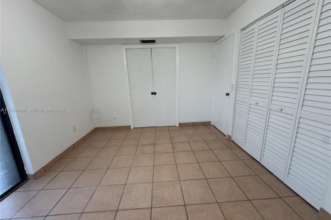 Casa en venta en Miami, Florida, 2 dormitorios, 132.39 m2 № 2058613 - foto 16