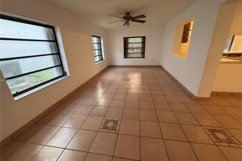 Casa en venta en Miami, Florida, 2 dormitorios, 132.39 m2 № 2058613 - foto 10